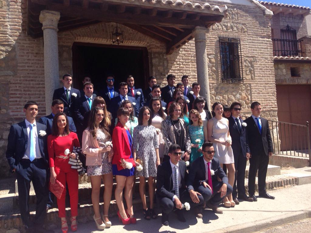 Ana_FL03's tweet photo. Ponemos fin a la grandísima Semana Santa con los mejores @KINTOSGALVEZ15 http://t.co/ZdG7GzKCW0