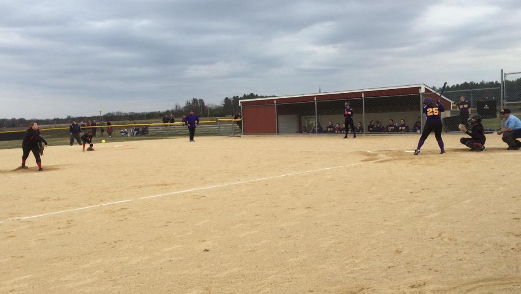 ictwolves's tweet photo. Final at IC: #ICSoftball gets the win over Paw Paw 7-2 http://t.co/AIGGlWj7m0
