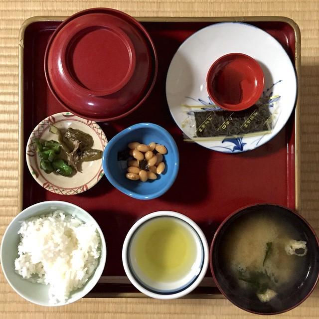 HowardLask's tweet image. Breakfast