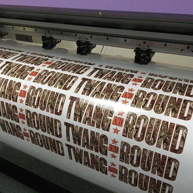 TwangAndRound's tweet photo. Lets put a stamp on them rides! #AbsoluteGraphics http://t.co/KDcwONjFM7