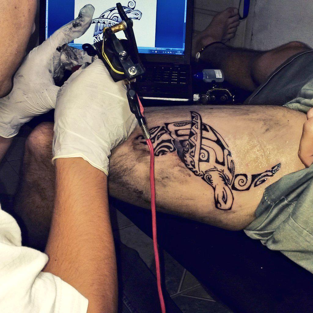 rapha23251's tweet photo. #Raphatattoo #Tattoo #tortuga para un gran amigo un gran tattoo http://t.co/qnUf4jLQKF