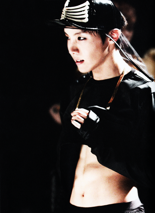 JHopeBTSHope's tweet photo. @xujeongz nih punya gua o_o http://t.co/IhpZxvbORu