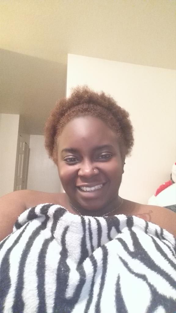 MrsAlwysWright1's tweet photo. The new old me...ordered contacts for the wedding 40 pairs so ig I should wearm a few times...#PureHazel #Bride2Be http://t.co/LkVBFSIAV5