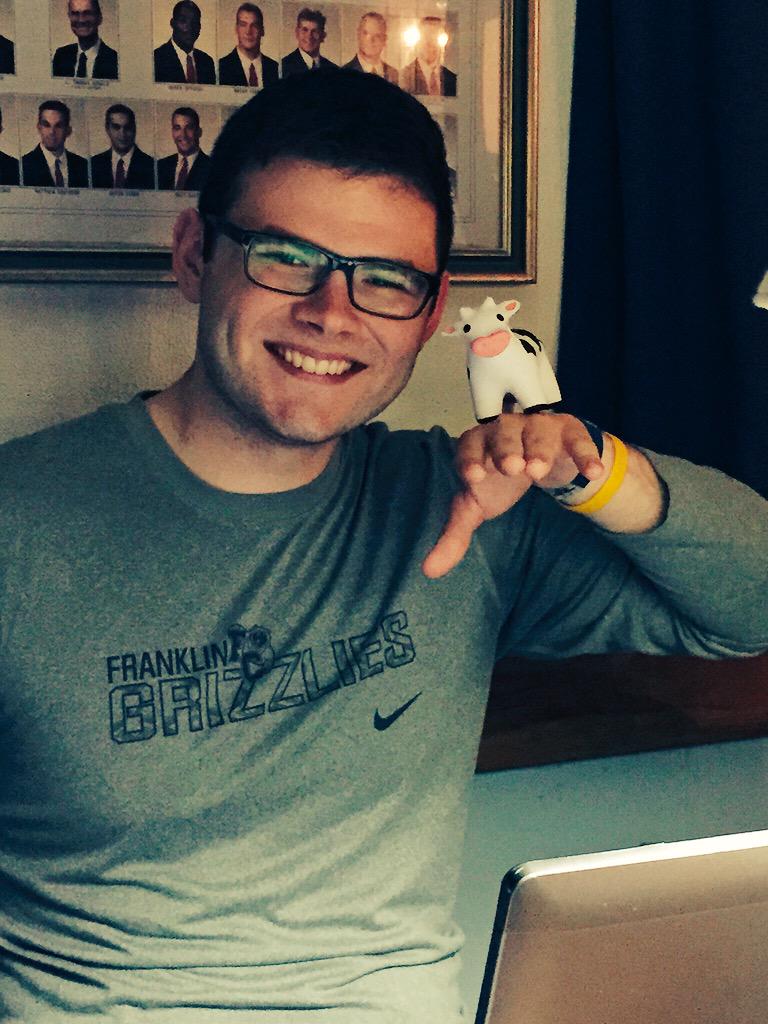 paigey_mae's tweet photo. @DonaldTheCow having some bonding time with Jacob ☺️🐄 http://t.co/Og2JaWx9O4
