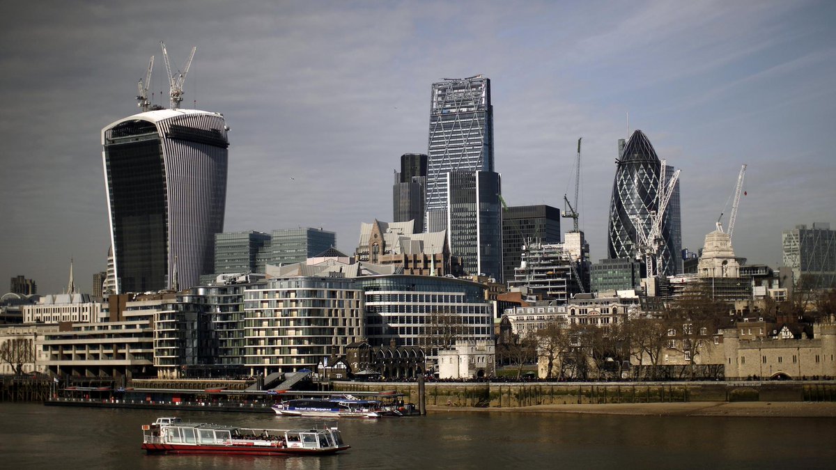 sanjeetkumarput's tweet photo. UK’s top 5 banks slash bonus pools by more than £1bn http://t.co/Wdla2HunlZ http://t.co/JlWCng1EdQ"
