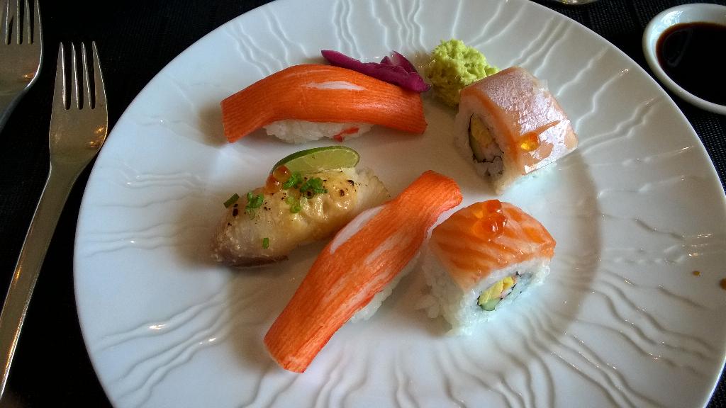 v_dol's tweet photo. Lunch time. http://t.co/ONiut5OECW