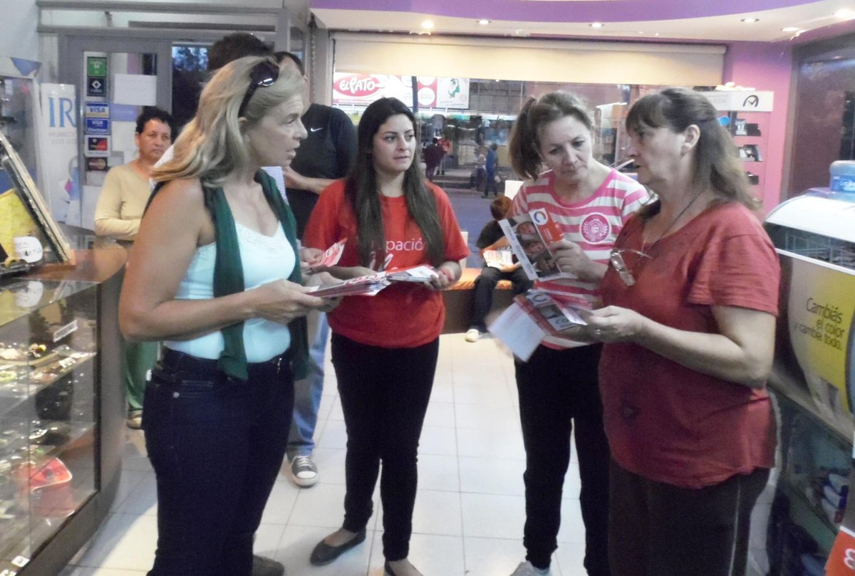 lauramonteromza's tweet photo. Además de inseguridad e inflación,hoy vecinos nos contaron lo difícil que es acceder a prog. de discapacidad.#Maipú http://t.co/eoRsd5Ht2p