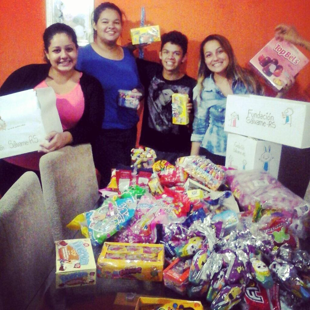 FSalvameRS's tweet photo. E aos que acreditam, lutam e vencem! Parabéns para nós, que imenso orgulho! Amanhã será um grande dia.. http://t.co/EbvtVRtyrg