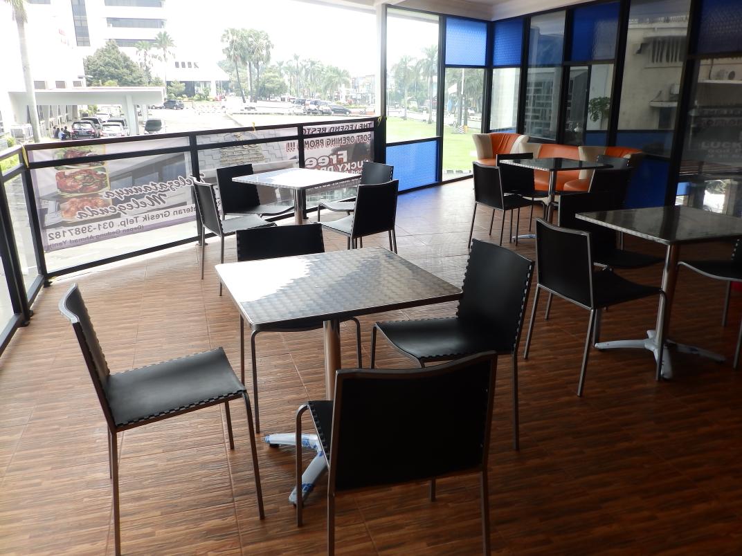 legend_resto's tweet photo. @gresikasli_mlg "#gresik #event#recomended #promo #diskon 30% all food *sampai tanggal 14 april 2015 http://t.co/s14nDImWOf