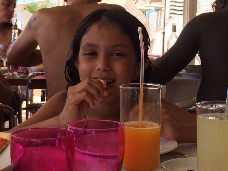 whitecolors1's tweet photo. أميرتي وأول من اهداني إسم (ماما) http://t.co/vxI31XE9yM