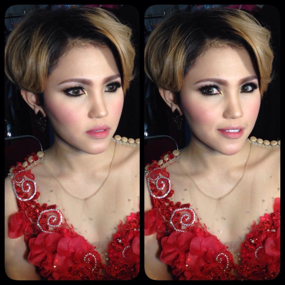 IntanHardja's tweet photo. Inews Maker Award 2015. Thku for the make up Firman Uchiel http://t.co/ZqfX7Y0qnj