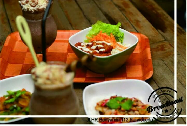 breadtoastcafe tweet media