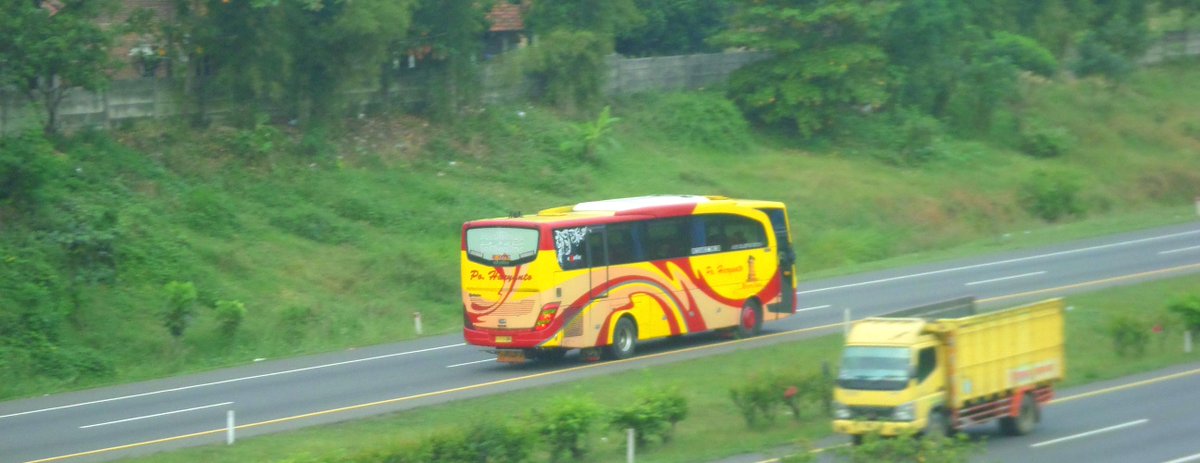 JankMamo23's tweet photo. HR68 pada masanya mueheheheh
@Haryanto_Mania @SukaFotoBis @FarhanAzhar08 @NRS_nyomanrestu @DandyChandra1 http://t.co/ObuWA1ErFv