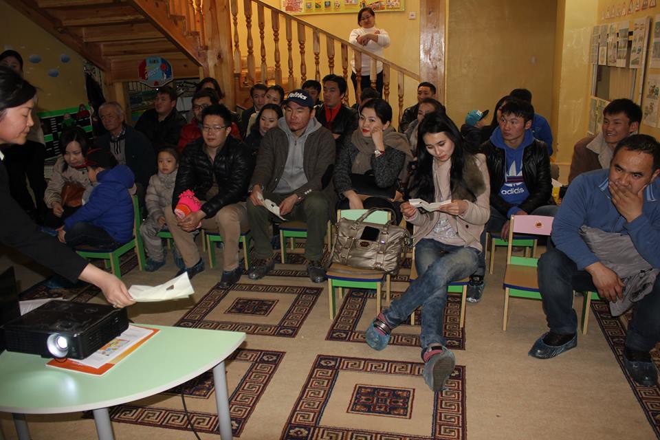 Хүүхэд судлаач <a href="/JHorloo/">ХҮҮХЭД СУДЛААЧ</a> гийн ХҮҮХЭД-ЭЦЭГ ЭХИЙН ТУСГАЛ сургалтыг хүүхдийнхээ цэцэрлэг дээр #ТӨЛБӨРГҮЙ авах боломжтой