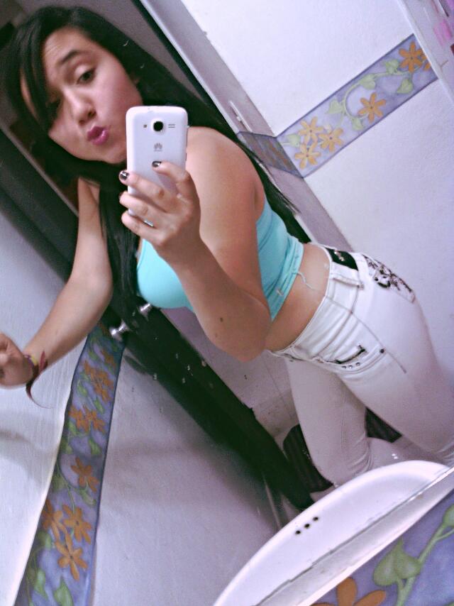 dewizmartinez's tweet photo. Perdida en un mar de sentimientos http://t.co/aPYuTeOLJh