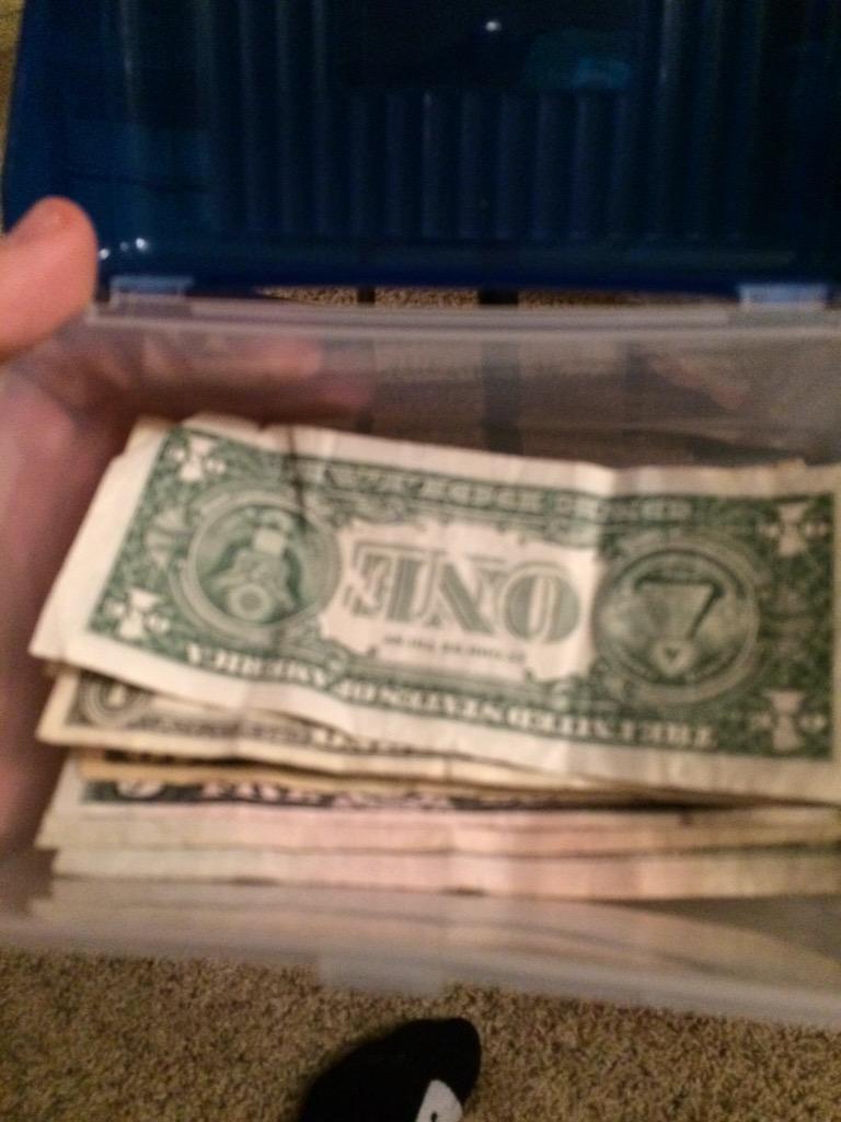 <a href="/LandHeath/">Chief Heaf</a> @RabNelzan <a href="/Mango_Smoothies/">Louis</a> here it is still need money from a couple tho