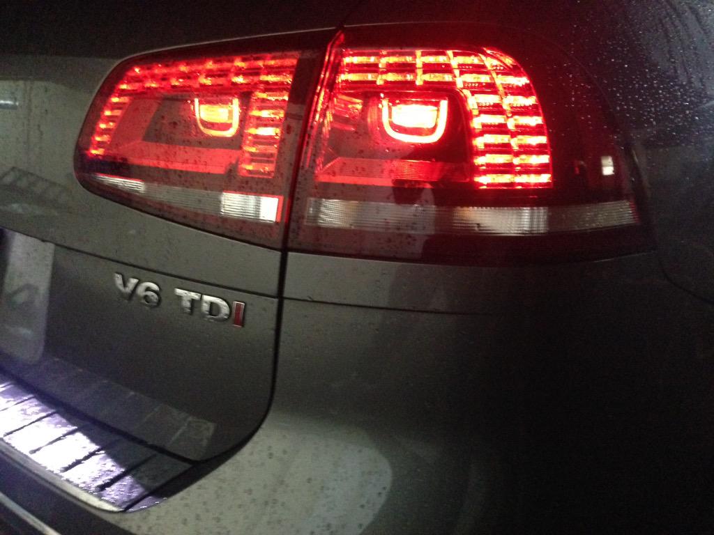 yovannyjimenez's tweet photo. "#AutomaniaTest VW #Touareg V6 TDI rendimiento bestial! Medio tanque y 400 kms de autonomía! #LoViEnAutomaniaMX http://t.co/du7zxGaGVB"