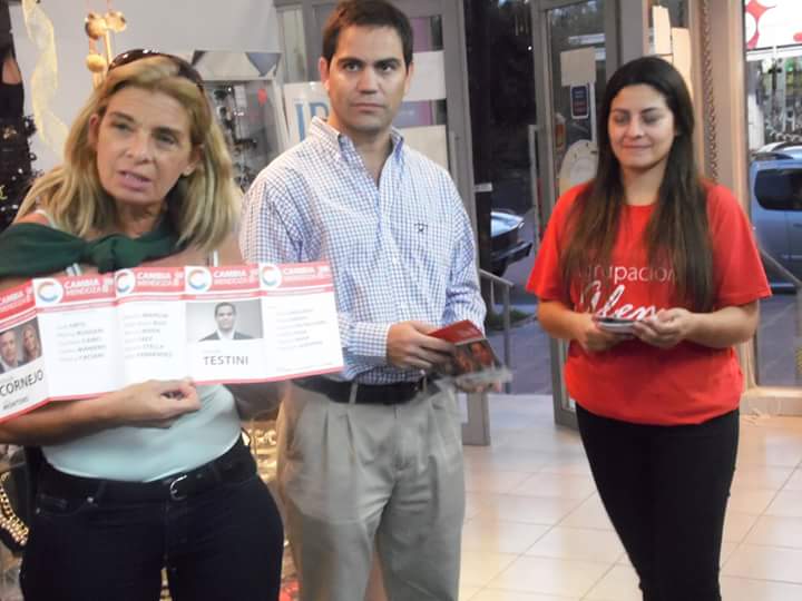 VicenteTestini's tweet photo. Hoy recorrimos distintas zonas del municipio junto a @lauramonteromza #CambiaMaipú #CambiaMendoza 508 B http://t.co/0TeHPSGWXc