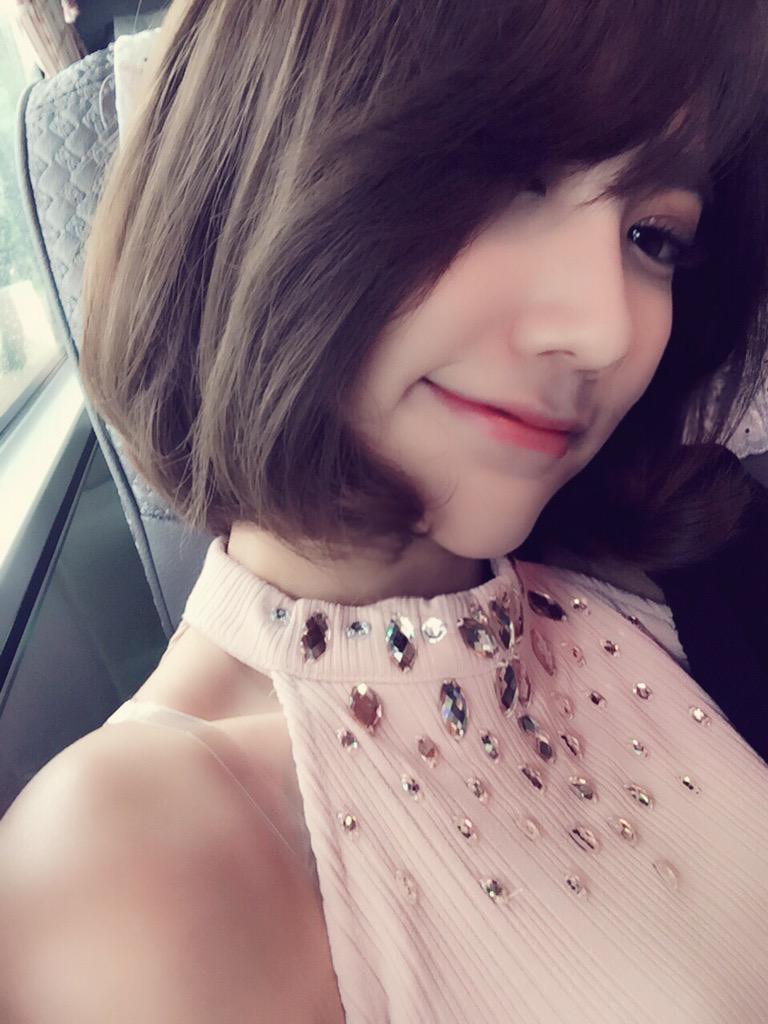 나도 벚꽃 볼 줄 아는데~~~~
노래나 들어야지ㅜㅜ
봄바람 휘날리며~~~~~
흩날리는 벚꽃잎이~~~