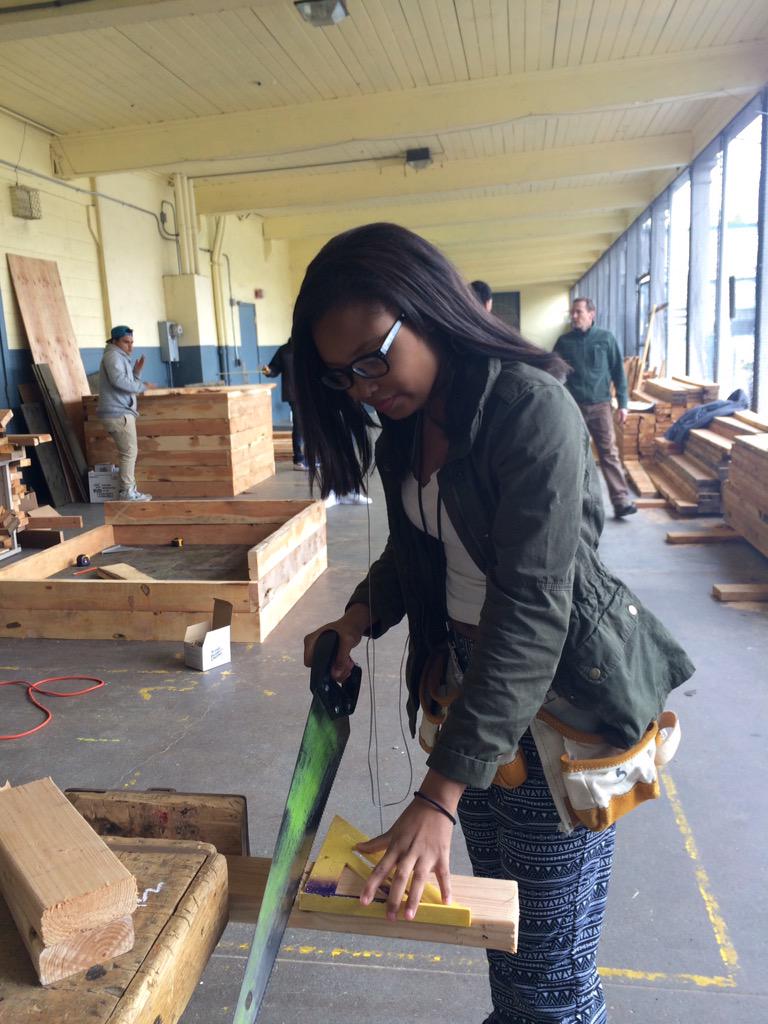 MelissaRysemus's tweet image. #interagencygraywolves working hard, learning new skills!!