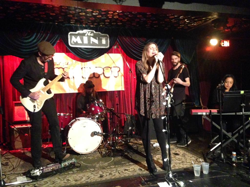 hunnypotlive's tweet photo. @WesternBells #hunnypot #liveradio #nowstreaming http://t.co/xtvnlUm2RC