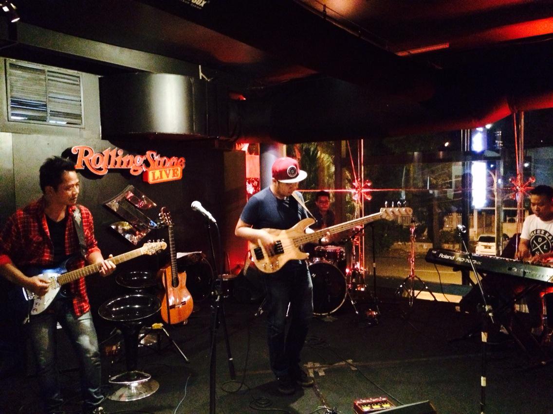 lastnight @RSCafeINA <a href="/MEPtrio/">MEPtrio</a> feat. <a href="/kadekrihardika/">Kadek Rihardika</a> | <a href="/RizkyAbdullah/">Muhammad Rizky</a>