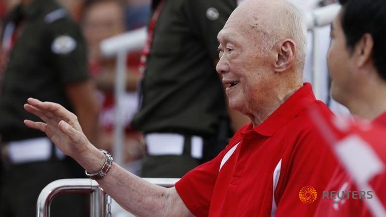 ChannelNewsAsia's tweet photo. JUST IN: This year's #NDP will feature a #LeeKuanYew tribute segment http://t.co/34pJoZN60s http://t.co/jGe7NbUX1T