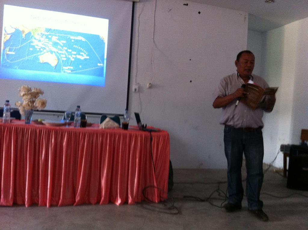SMA_1Tkn's tweet photo. Seminar Gayo's Archeological bersama bapak Ketut, Arkeolog penemu nenek moyang Urang Gayo :) http://t.co/evMactTTTB