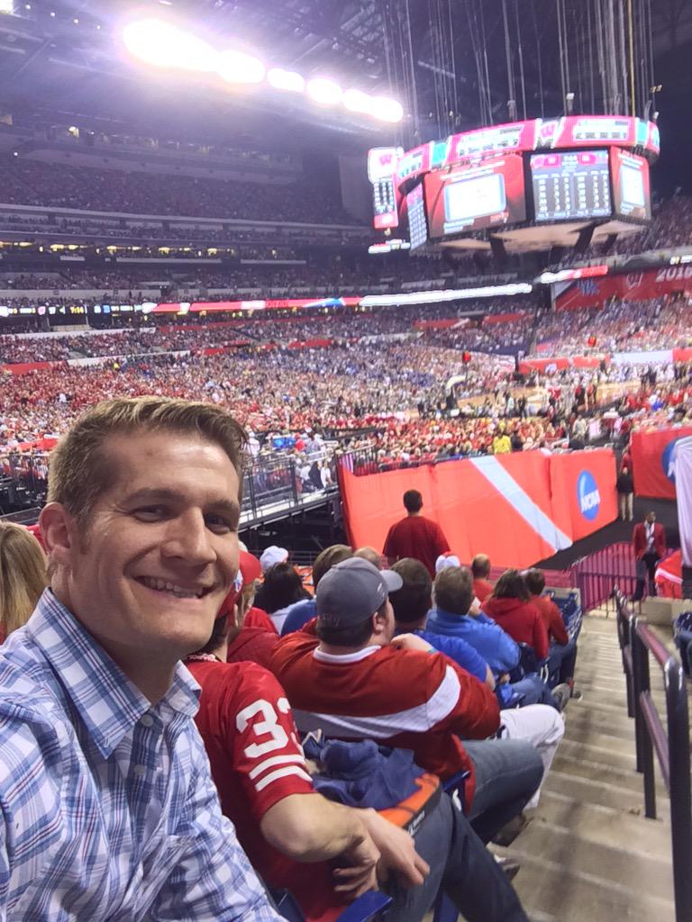 RichieSchueler's tweet photo. Seats aren't too bad ... πβοΈ
#WISCvsDUKE #NCAAChampionship #MarchMadness #FinalFour http://t.co/sHt6jFQgd9