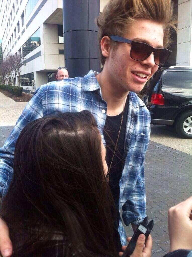 breadsmiling's tweet image. 