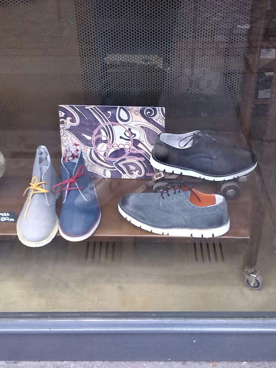 OperaShoes's tweet image. In pieno centro a Torino sono sbocciate le Opera Shoes! //Opera Shoes bloom in Turin city! #operallegria #fashion