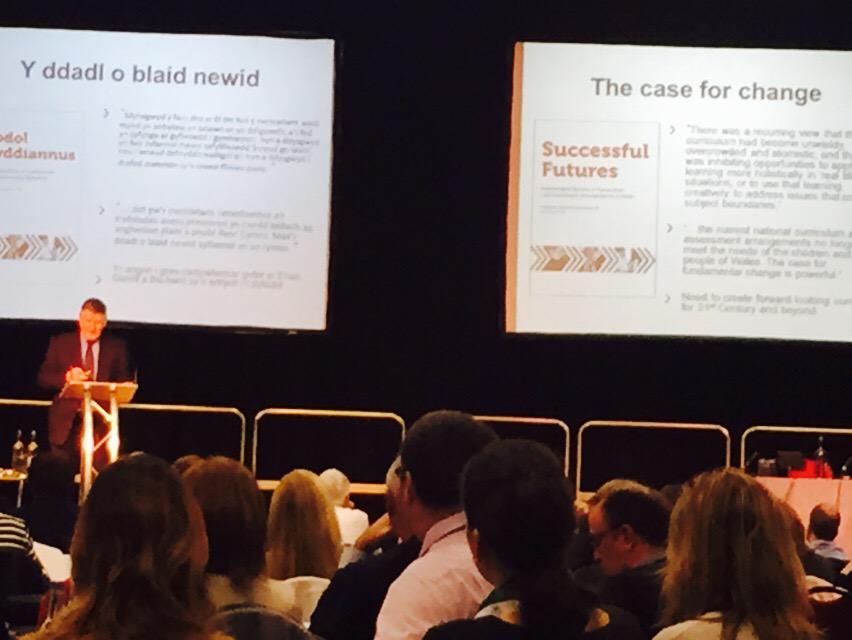 RichCDSM's tweet image. #SuccessfulFutures - Prof. G Donaldson delivers his keynote on #curriculumchanges #GreatDebate @GwEConferences