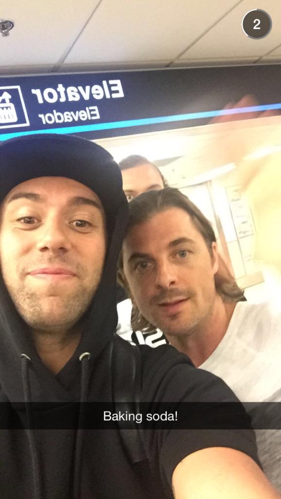axwell4eva's tweet photo. Baking soda! 😂😂 these guys are amazing love them both so much 💞 @Ingrosso @Axwell #AxwellIngrosso http://t.co/mRJWoIVmjU