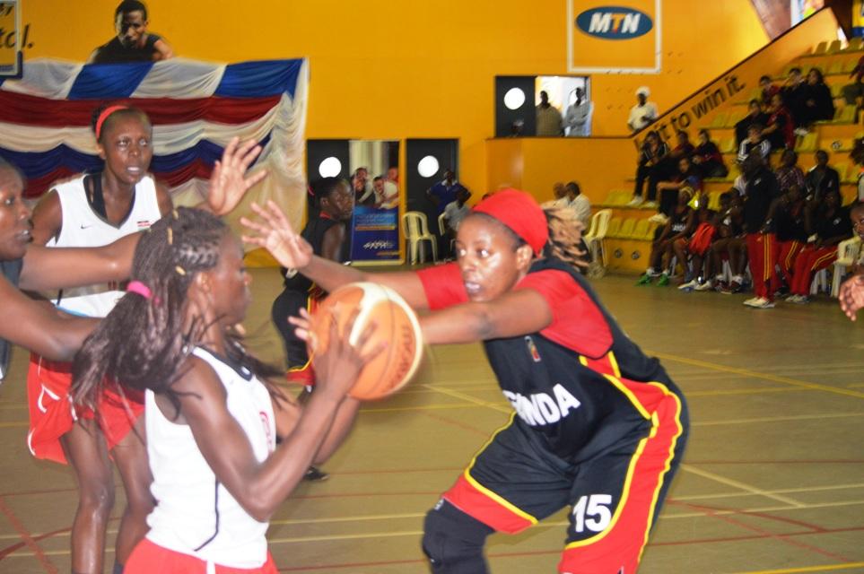 FranklinKaweru's tweet photo. When @sharonGetBig33 #GotBig on defense #TBT @BrianWathum @AlexErlecks @tragicanon @Emanzi20 http://t.co/kXUzwV89Lf