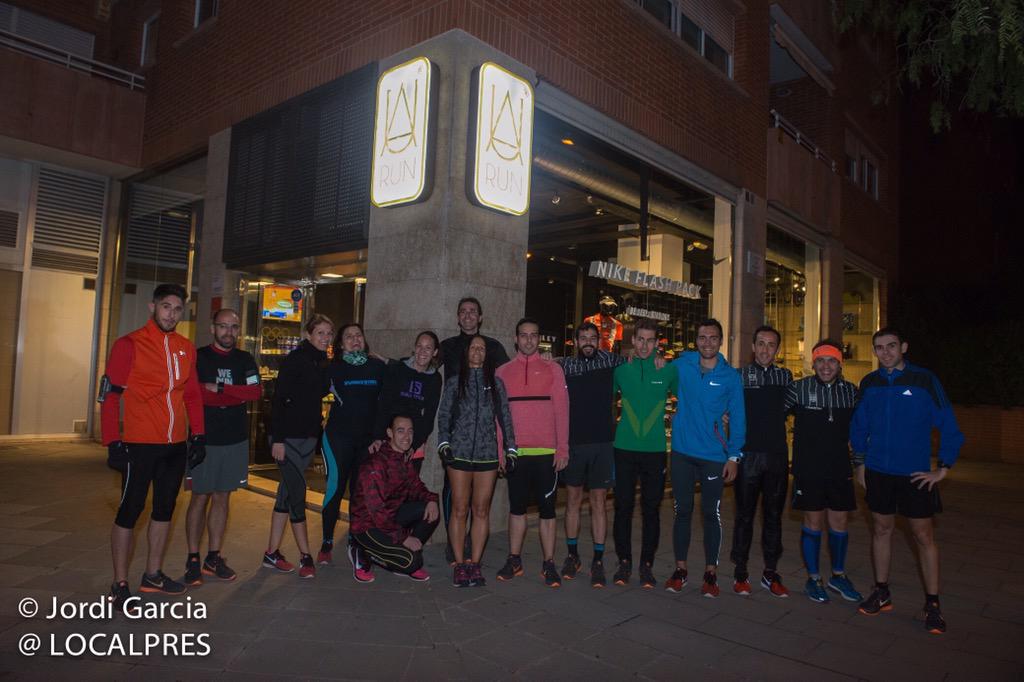 Aurunstore's tweet photo. Ayer probamos las espectaculares NIKE FLYKNIT LUNAR 3 | Gracias #AUrunFriends, @nikespain__ y @localpres #Run http://t.co/QmacmvEaCE