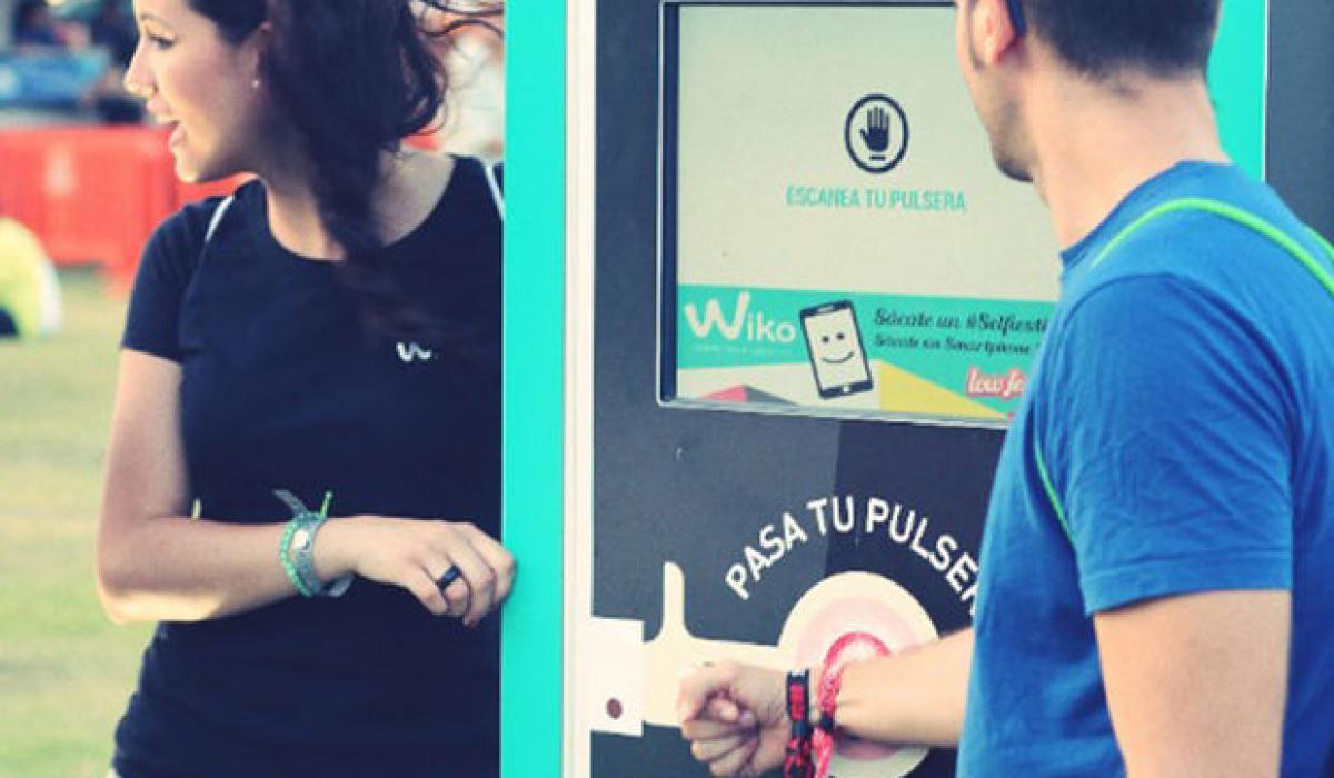 Slimme polsbandjes met NFC technologie leveren innovatie award op voor Antwerpse <a href="/PlayPass_EU/">PlayPass</a>. congresmagazine.nl/nfc-polsbandje…