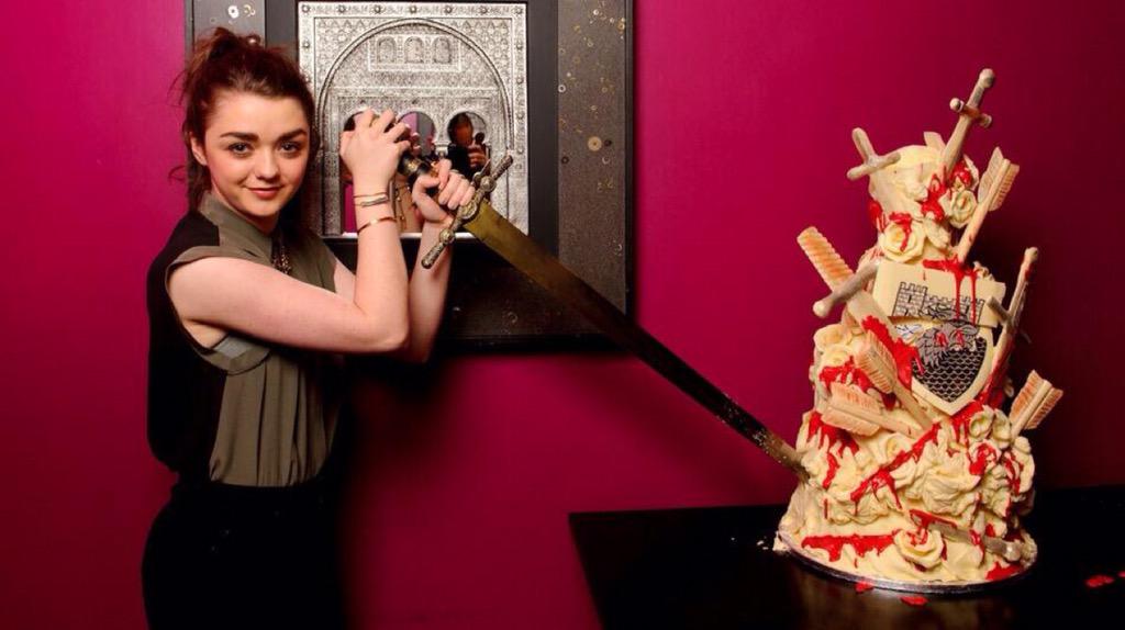 GoT_Tyrion's tweet image. How Arya Stark cuts a cake...