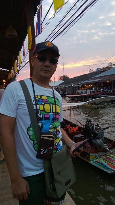 v_dol's tweet photo. Floating Market http://t.co/Rz1Ns79TSQ