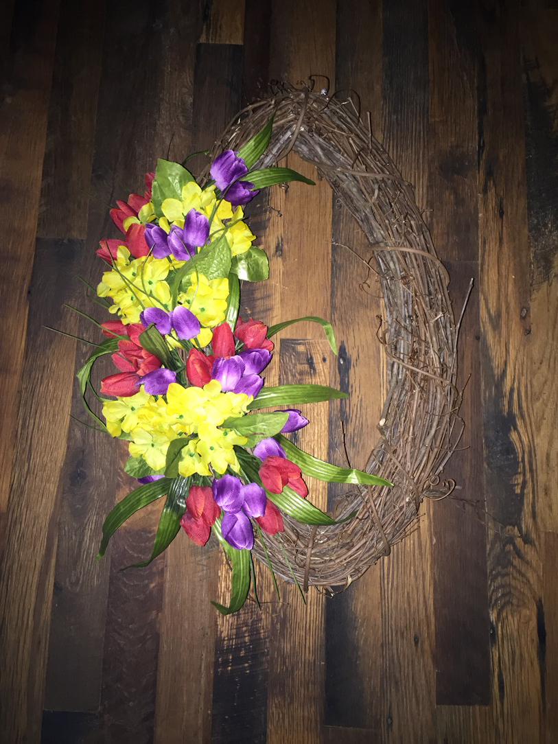 lizzybell1026's tweet photo. I mean what else should I do at 1:00 am besides make a new wreath for the front door!?? Hmmm. http://t.co/Dk9yubZkOR