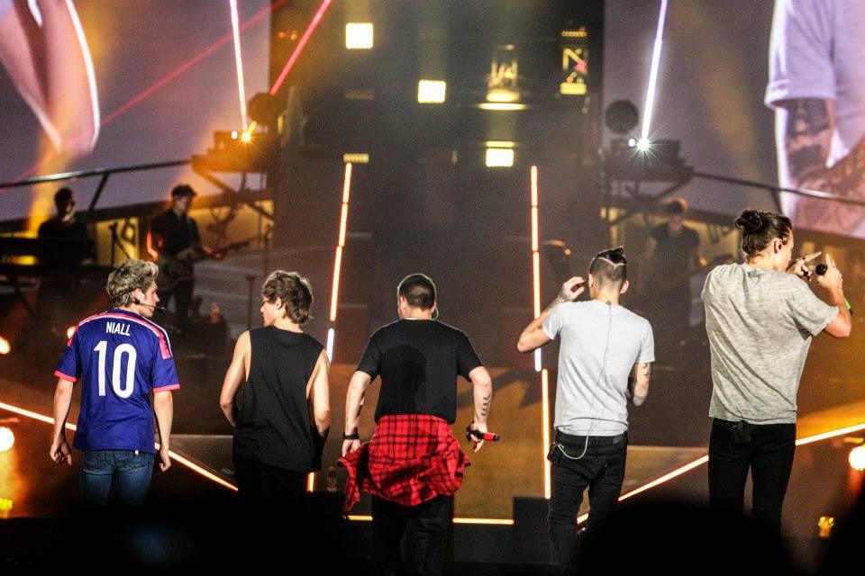 RyLzlnh's tweet photo. いつかゼインが戻ってきて、1Dの5人でのパフォーマンスがまた見れたらいいな

#Vote1DUK #KCAᅠ http://t.co/96zdTwd9BW