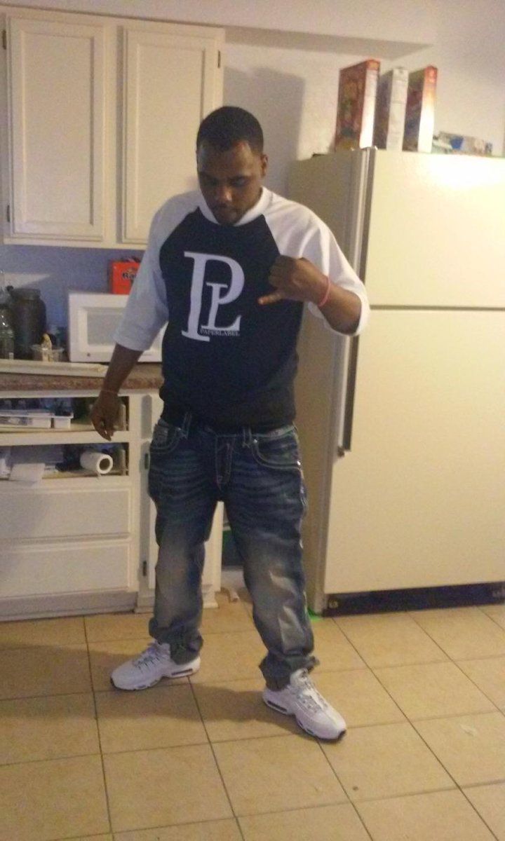 _dfrankk's tweet photo. Dont make money it don't make cents ! #PaperLabel http://t.co/pjmeyJ9SRi