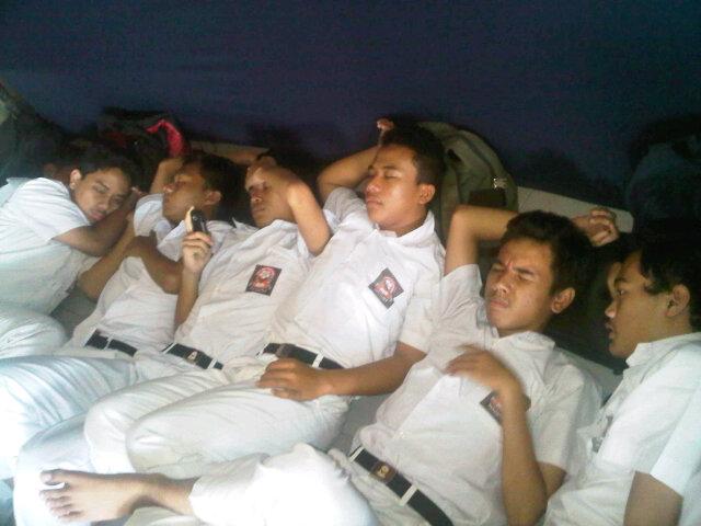 boedoetarc14's tweet photo. Selamat siang , dan selamat tidur =)) http://t.co/yWxhmiecoa