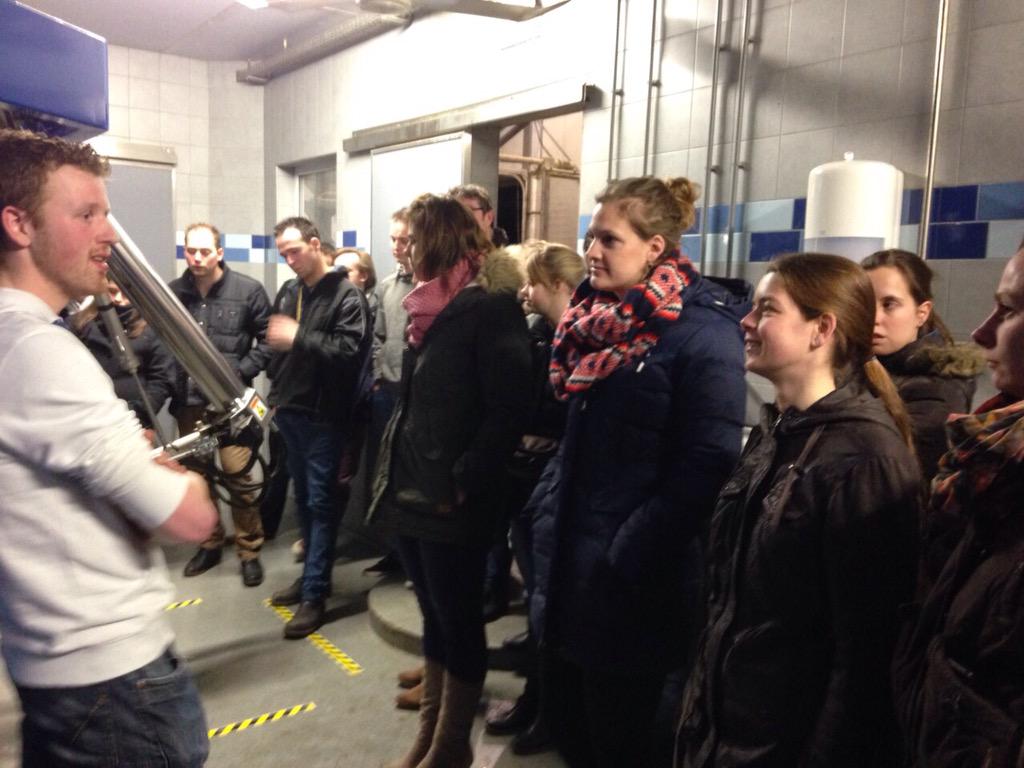 AJKWB's tweet photo. Super geslaagde avond bij #melkveebedrijf #millstream in Bergen op zoom! http://t.co/nBooC8ealL