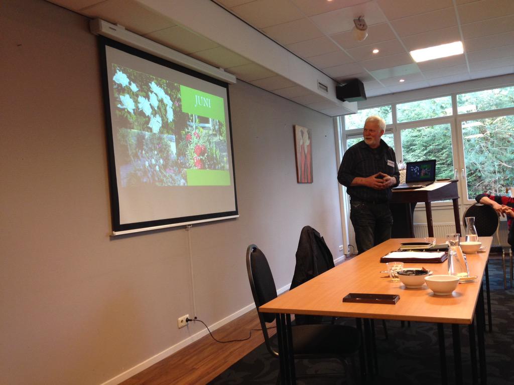 DutchTT's tweet photo. @ZakenNetOmmen Nu 10 minuten presentatie van Arend Visscher hovenier.  @Wildthout http://t.co/dcUMpHGO6x