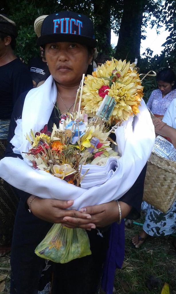 Memukur nenek. #bukTut