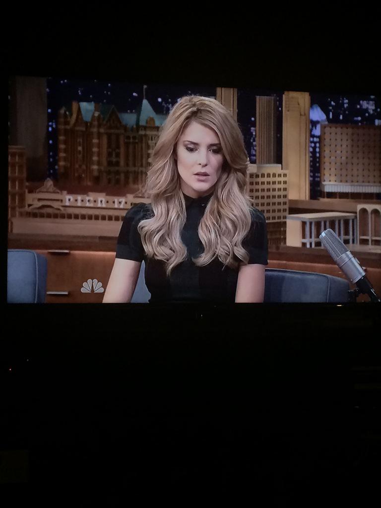 MariVan89's tweet photo. Enjoying a very serious interview with @gracehelbig  #GraceOnFallon http://t.co/ffijewta53