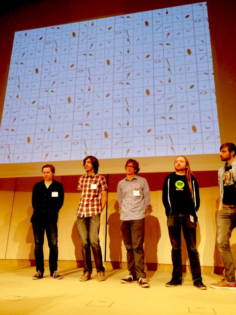 stevenn's tweet image. All sorts of intelligent organisms on stage. Congrats Reservoir Lab for winning Kaggle competition! #ugent #DIS2015