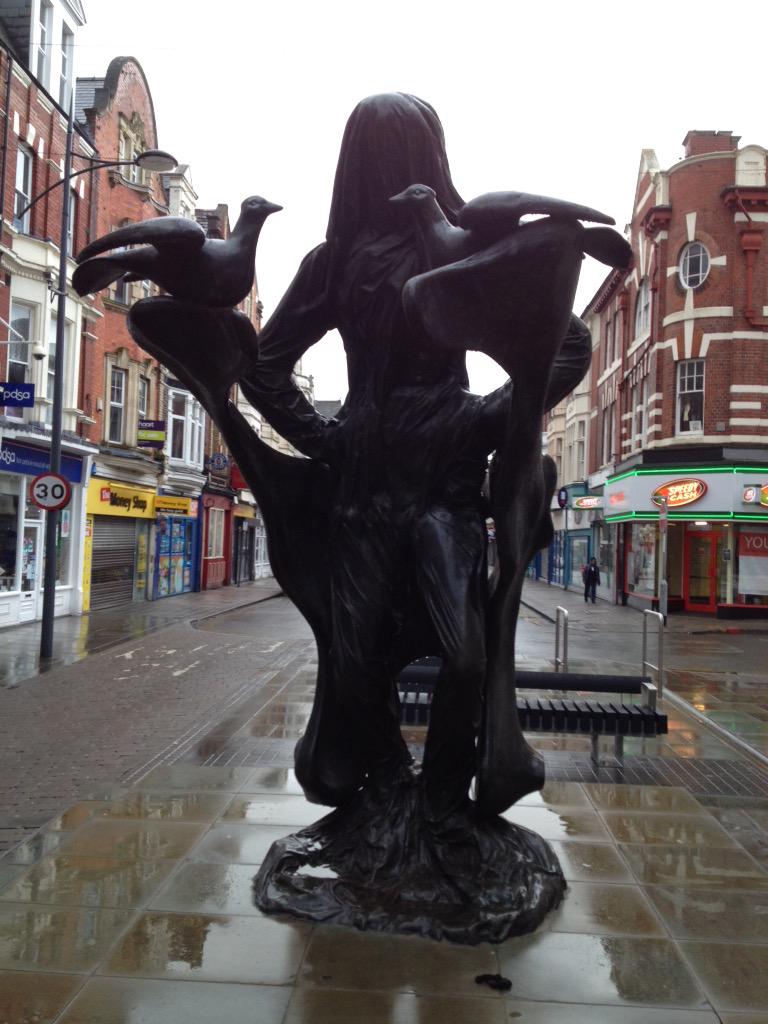 PoetPedro's tweet photo. It's a little disconcerting walking past a Dementor most mornings #strangechoicesofsculputures http://t.co/ob9kGu6cn7