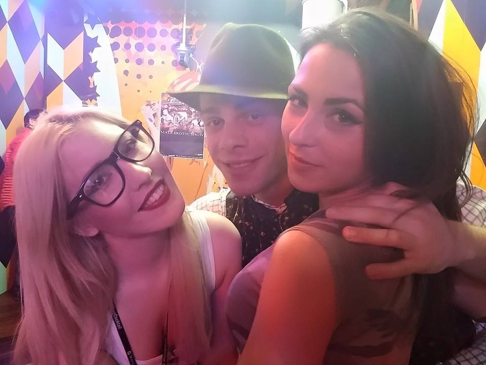 BarPlanetEMI's tweet photo. Lahko govorijo kar hocejo... Vse punce so super!!! Ampak @BarPlanetSUZANA &amp; @BarPlanetVITA sta mi top!!! #BarPlanet http://t.co/kpm2z0ytdr