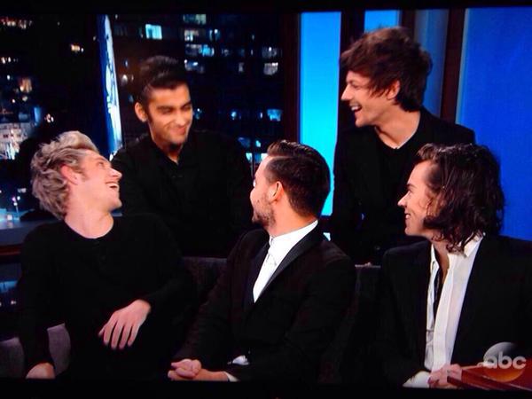 harrymoonchild's tweet photo. Remember when the interviewer asked who would disappear without telling and all told Zayn
#AlwaysInOurHeartsZaynMalik http://t.co/fxgqCHOtKD